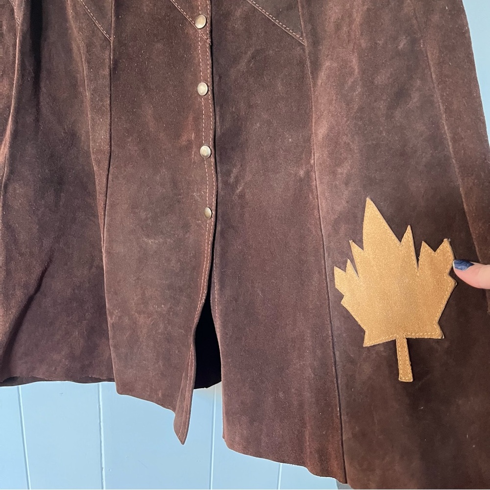 Vintage Suede Leather Skirt Brown Maple Leaf Snap Front Canada Appliqué Midi Vtg - Picture 3 of 14